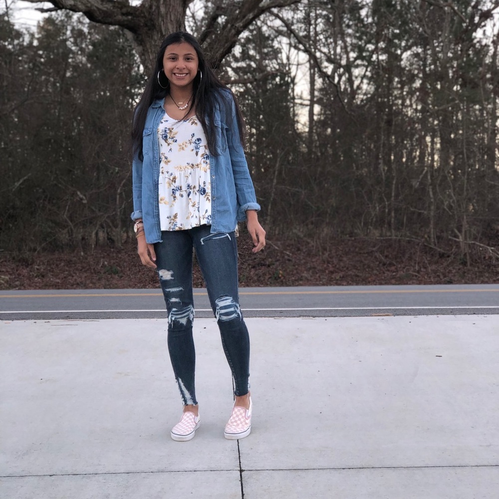 Meet your Posher, Valeria